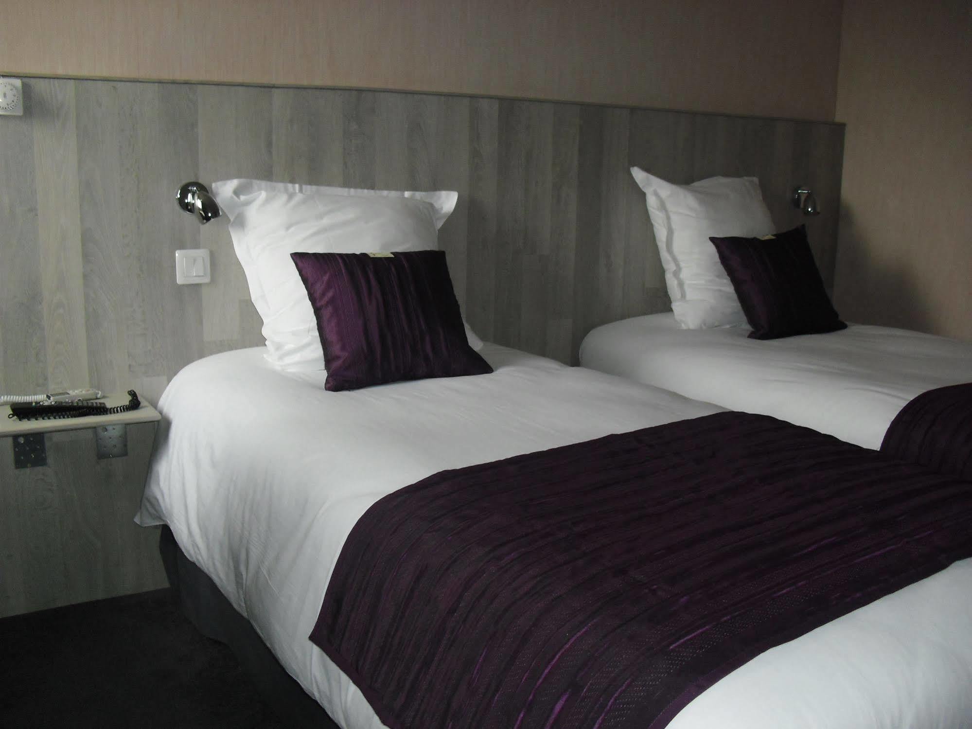 Brit Hotel Dak Hotel 아발론 외부 사진